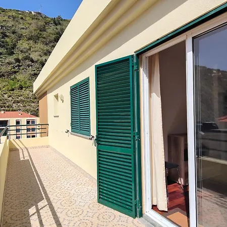 Ribeira View Em Madeira Com Private Parking Apartment