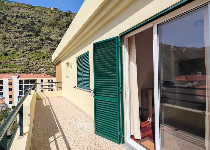 Ribeira View Em Madeira Com Private Parking Apartment